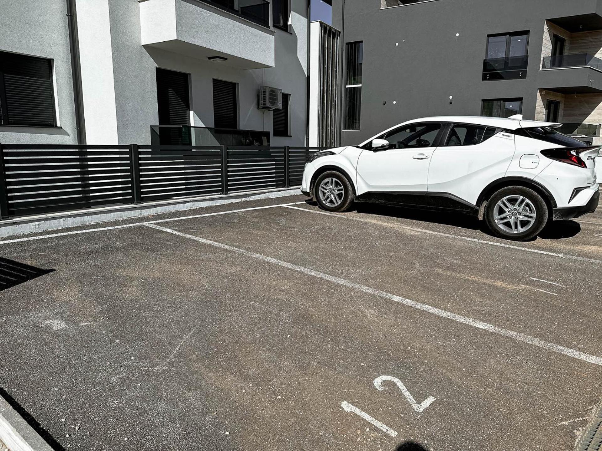 Appartement Brand New 2 Bed, 1 Bath *